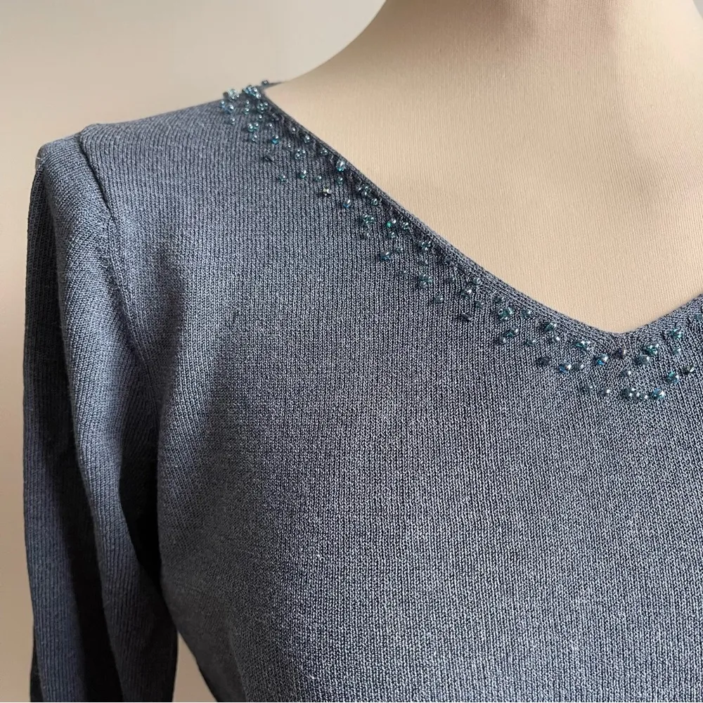 NWOT Eileen Fisher Blue Viscose Cotton Italian Yarn Beaded V-Neck Sweater Large - Image 2
