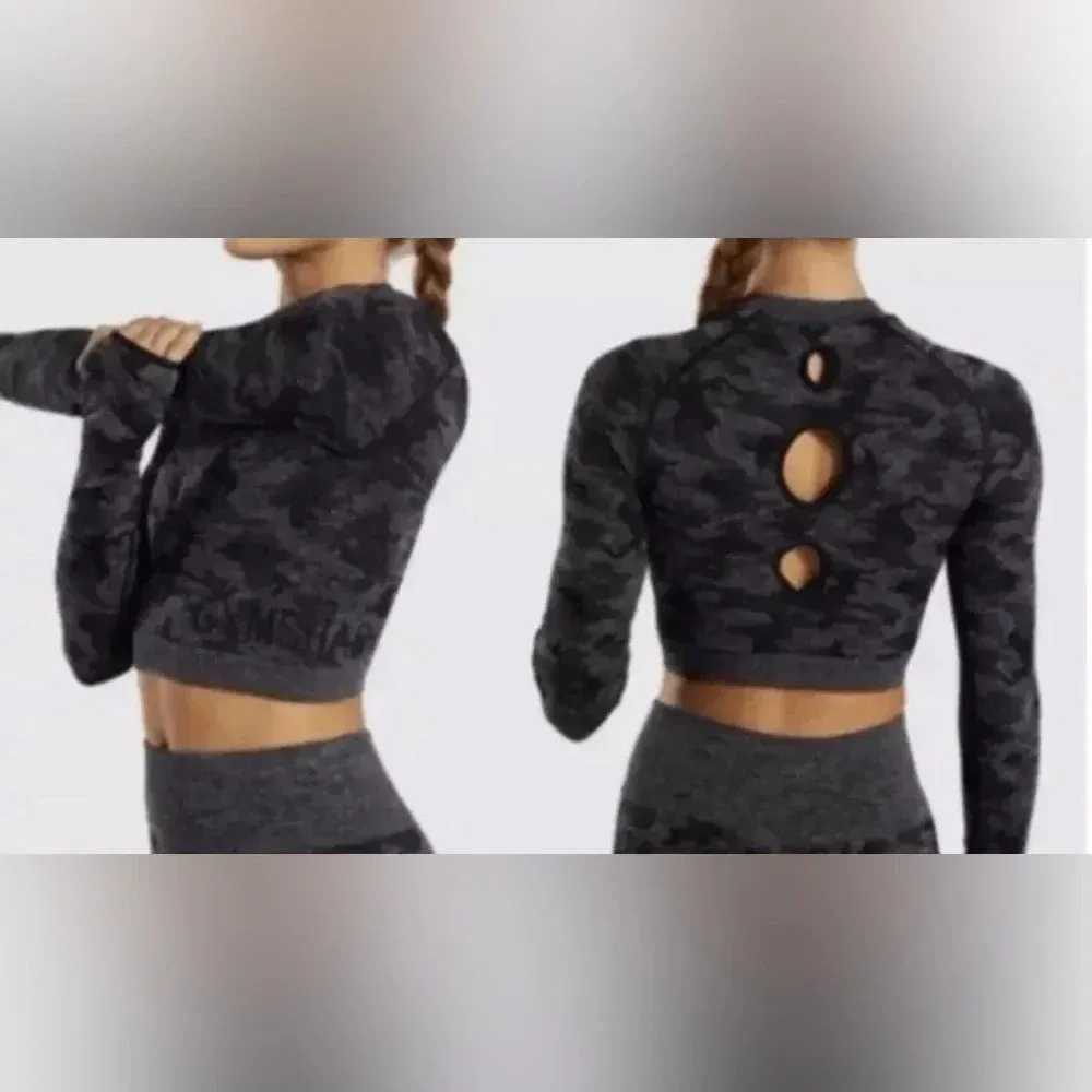 Gymshark Adapt Crop Top Size Small‎ Camo Long Sleeve - Image 5