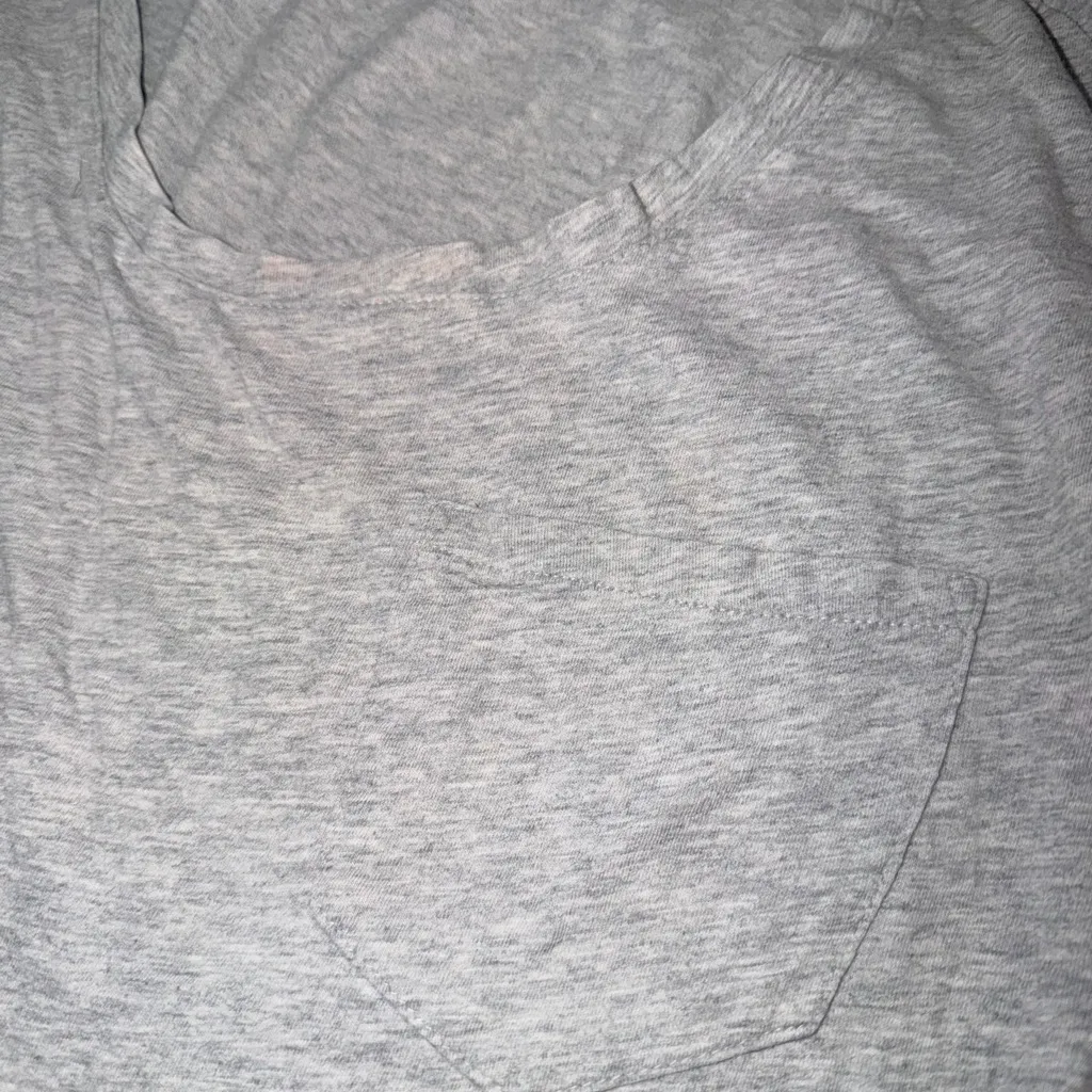 GAP Heather Gray Tee - Image 3