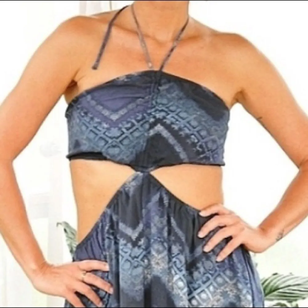 Halter ‎ Midi  Dress - Image 10