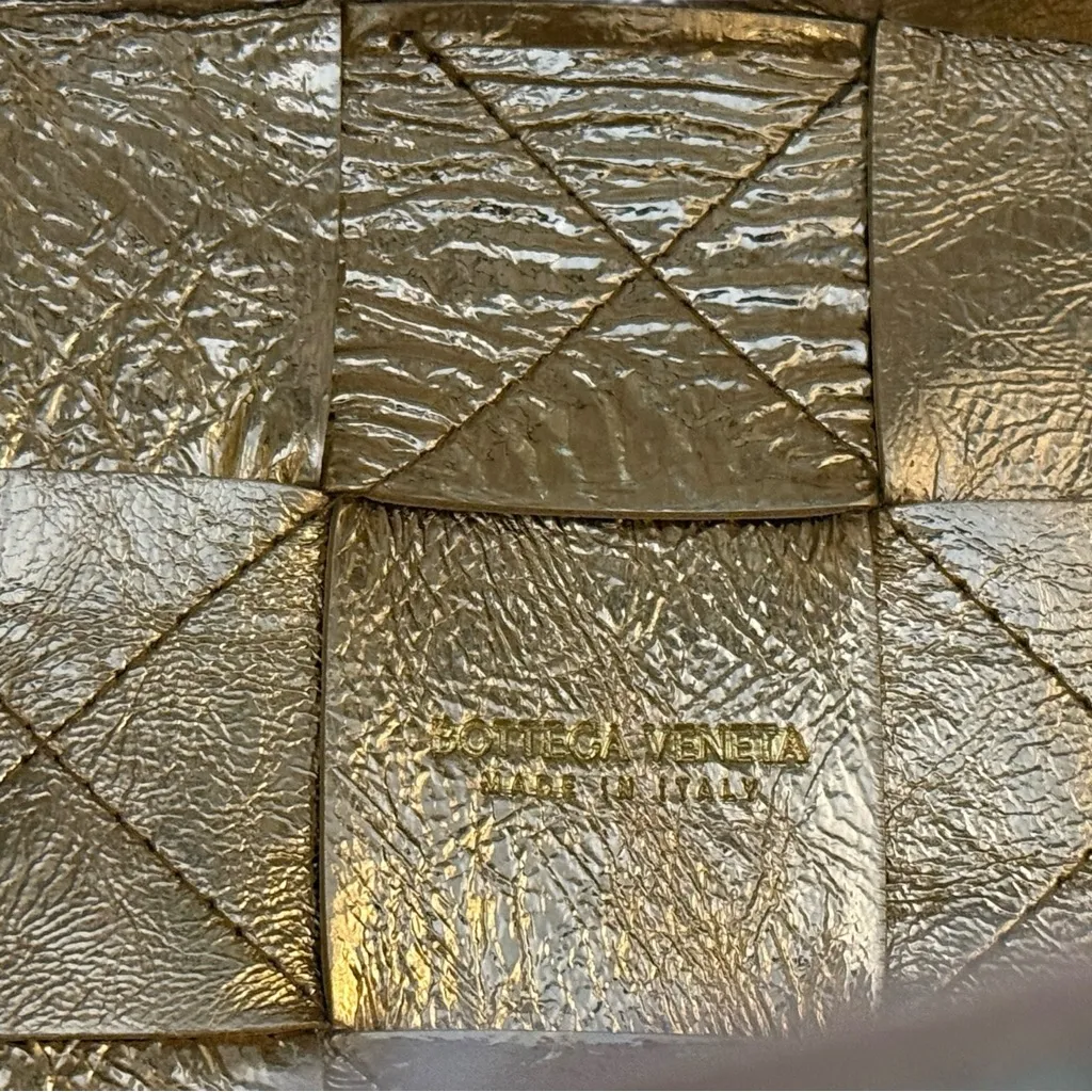 NWT Bottega Veneta Leather Small Cassette Crossbody Bucket Bag In Supermoon/Gold - Image 14