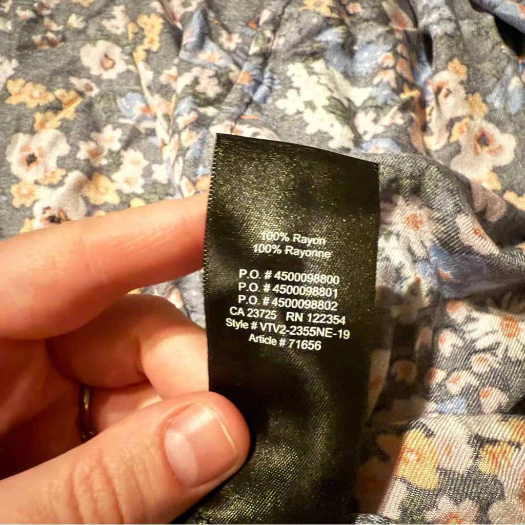 Aritizia Sunday Best Multicolor Floral Short Sleeve Oversized Long Cardigan S/M Black - Image 6