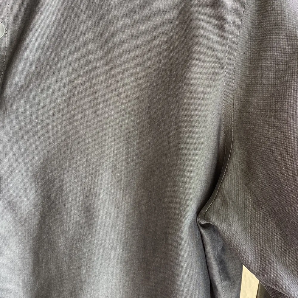 Pendleton shaped fit Women’s size 8 petite non iron button down dress shirt - Image 3