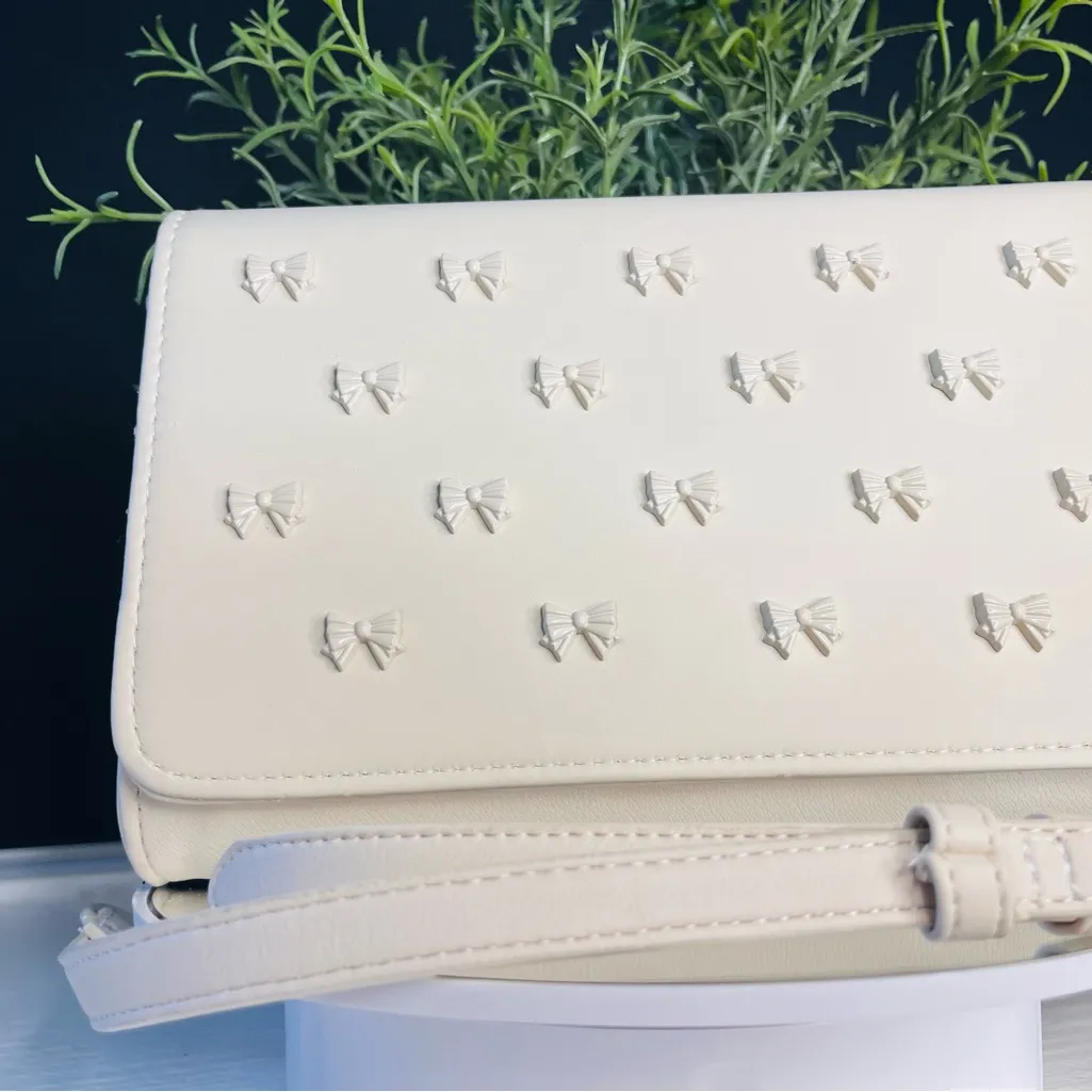 Betsey Johnson Cream Bow Studded Crossbody Bag Purse Gold Chain NWT - Image 5