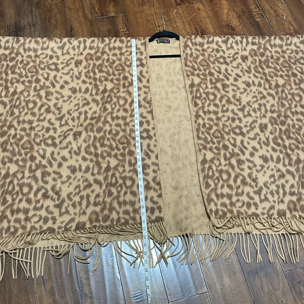 Amicale Pure Lambs Wool Leopard Animal Print Shawl Poncho Fringe Size undefined - Image 6