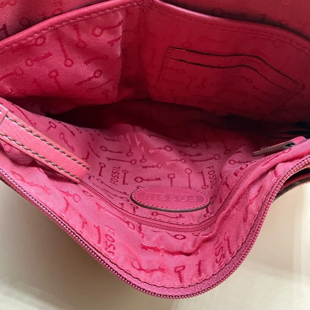 A Very Cool Beautiful Red Orange Leather Fossil Handbag Crossbody Satchel - Image 6