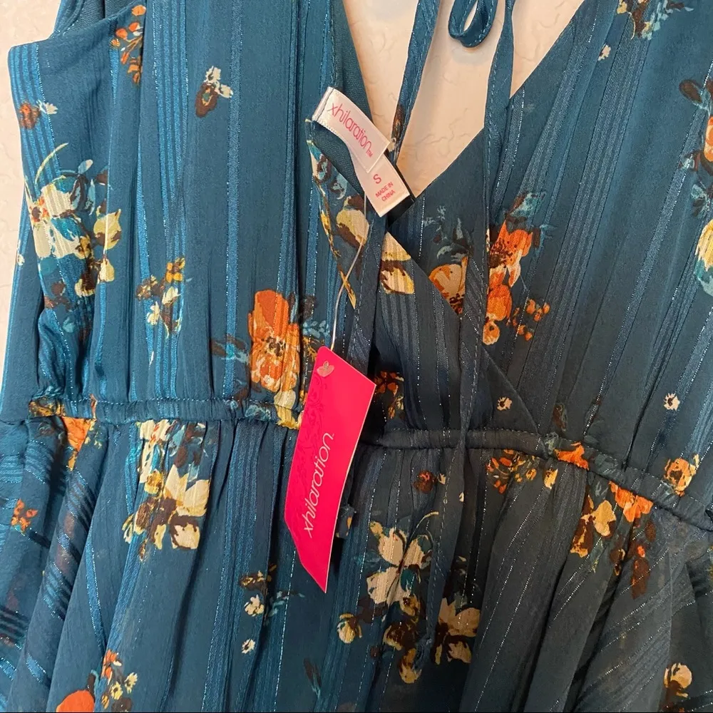 Floral Print Deep V-Neck Tiered Shine Wrap Dress - Image 5