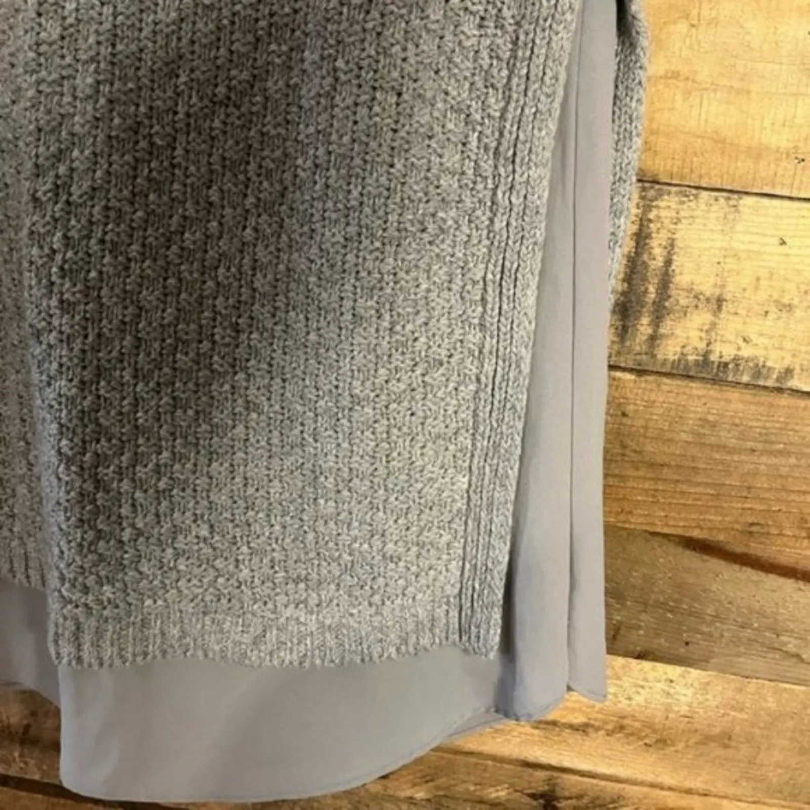 Loft Outlet Gray Sweater Size Small‎ - Image 6