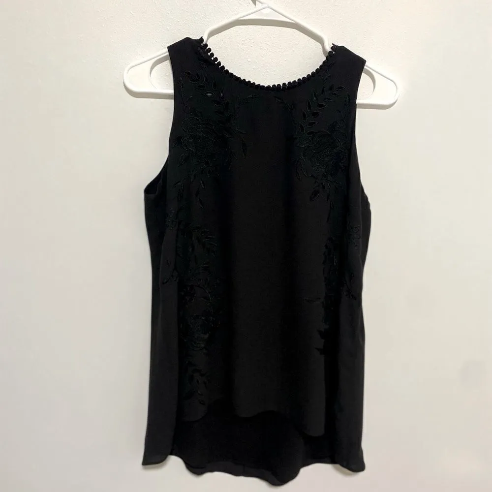 White House Black Market Black Embroidered Shell Sleeveless Top - Image 2