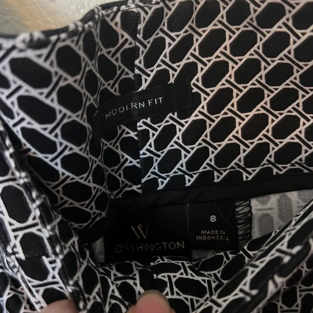 Worthington  Modern Fit Shorts Sz 8 - Image 2