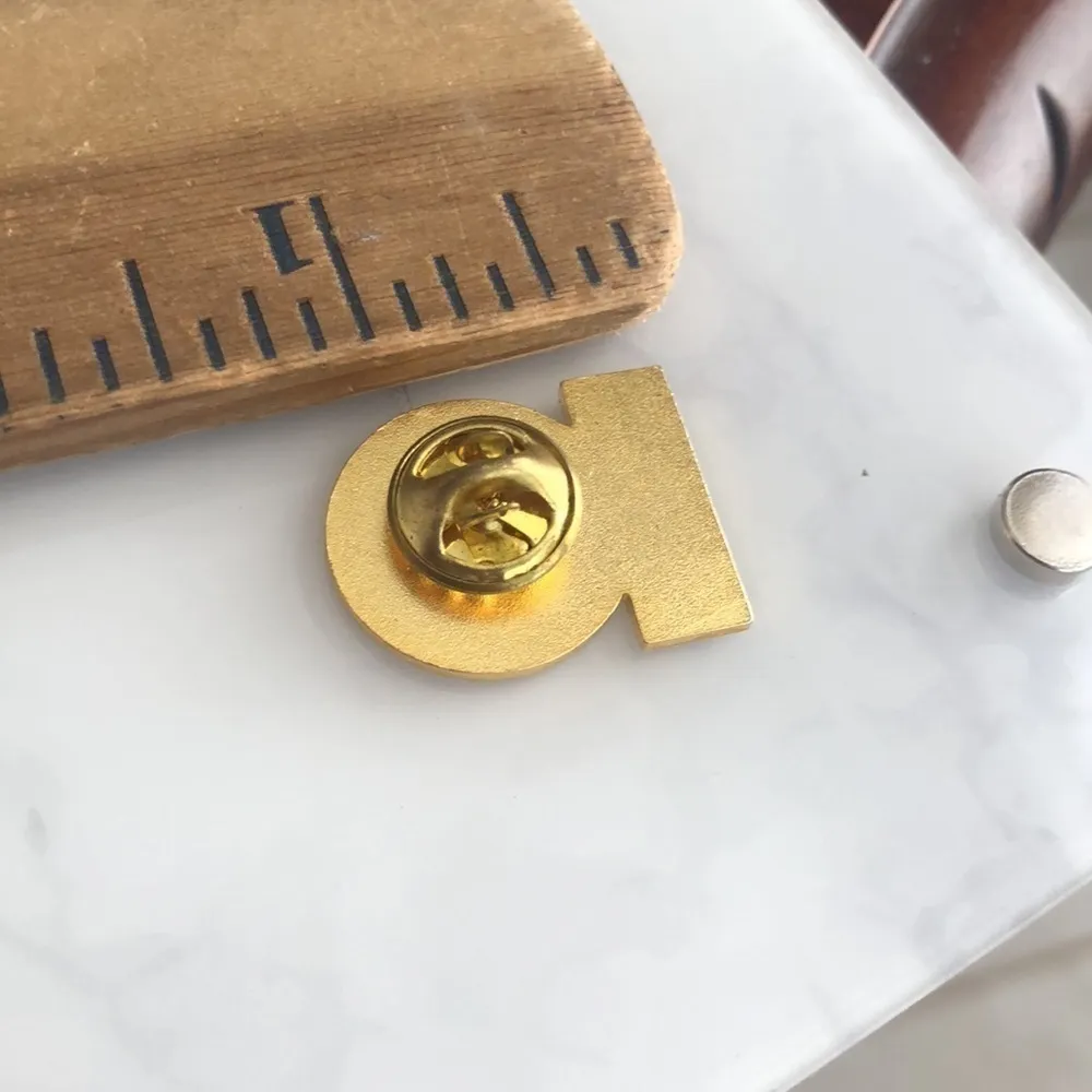 2001 Volunteer Pin - Image 3