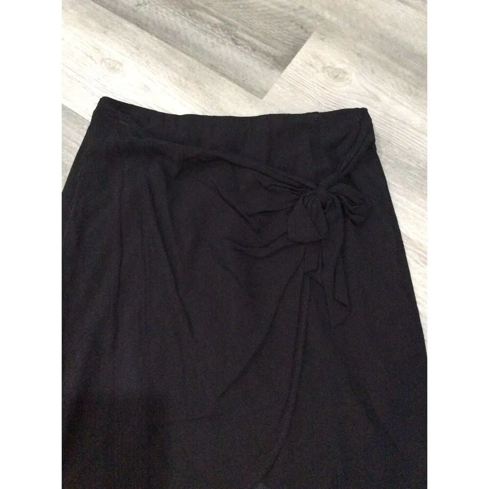 Torrid Plus size 1 black lined skirt soft stretchy cross over front tied bow - Image 3