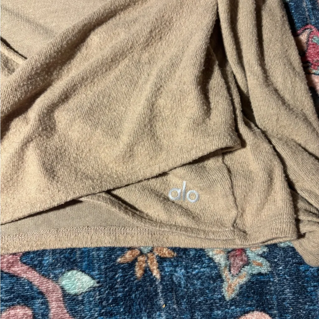 ALO Yoga Tan Long Sleeve Crop Top - Image 5