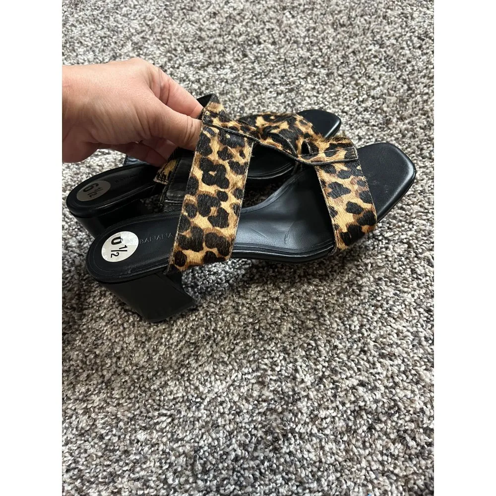 Banana republic women's‎ heel sandal, leopard 6.5 - Image 2