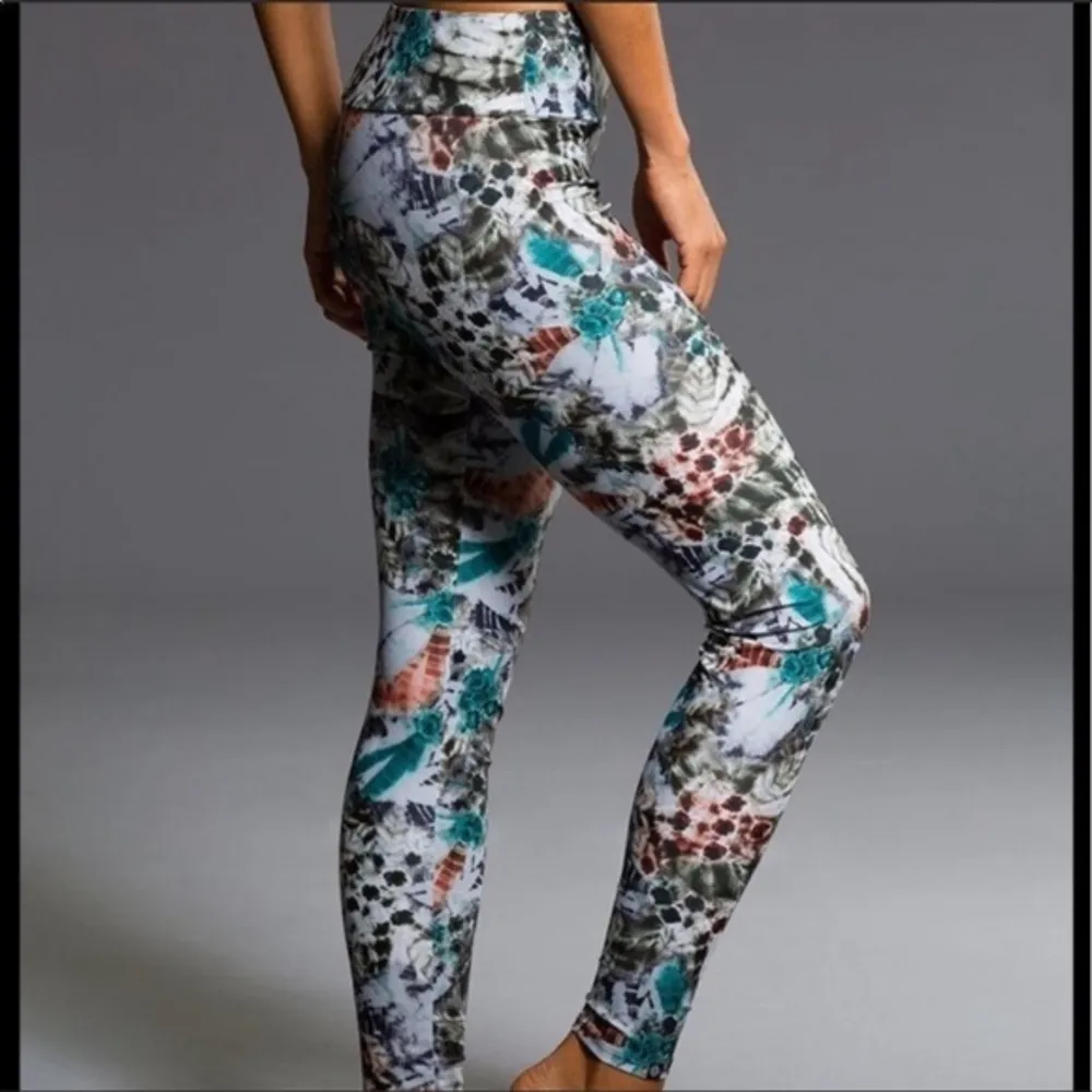 ONZIE FREE SPIRIT NAVAJO FEATHER KALEIDOSCOPE PRINT YOGA LEGGINGS XS - Image 4