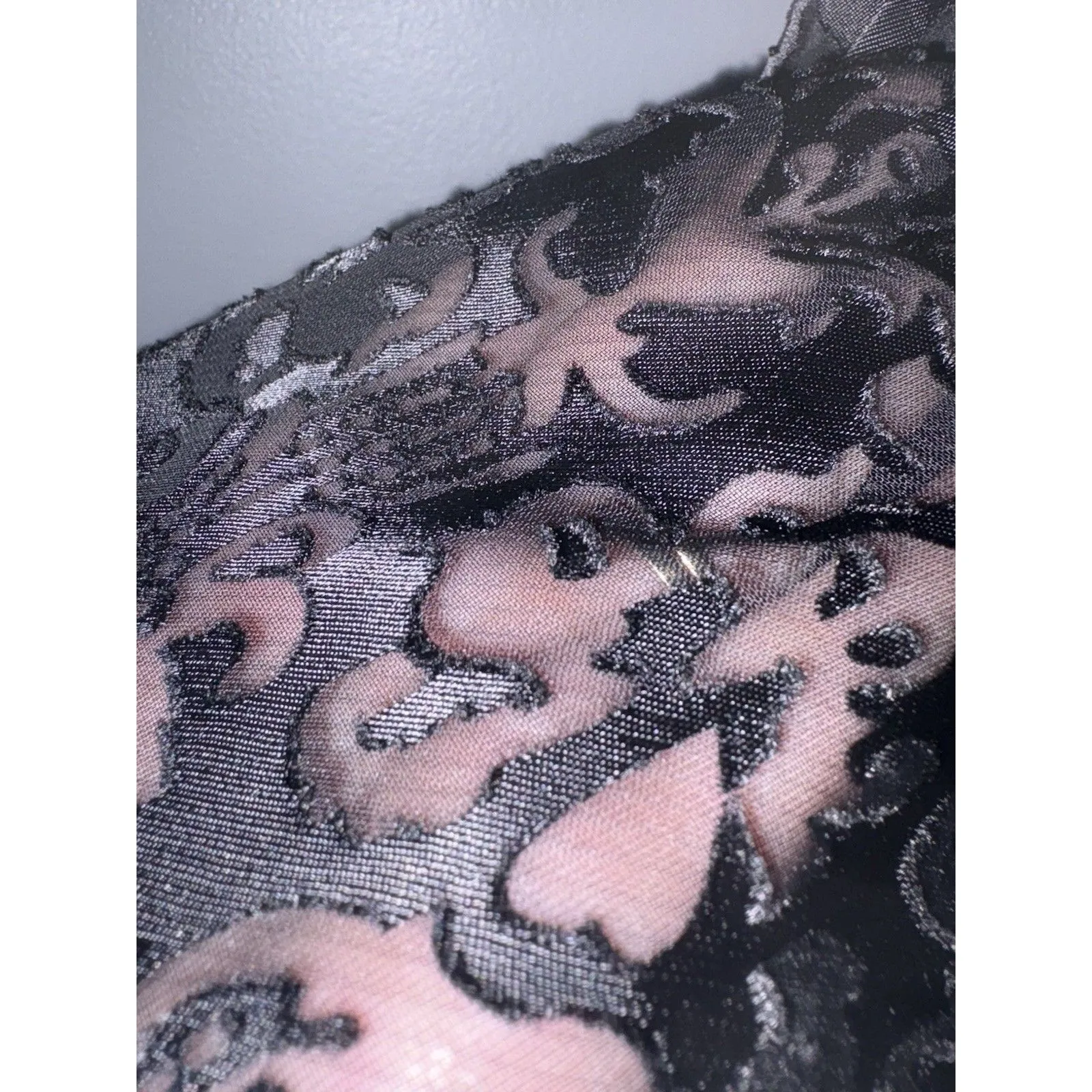 Dressbarn Babydoll Top L Black Lace Y2K Velvet Burnout Whimsigoth Bell Sleeve Size L - Image 5