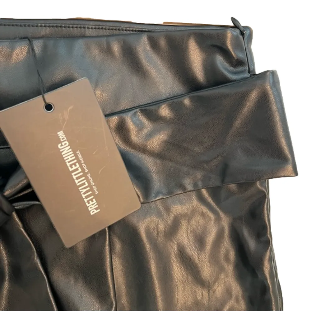 PrettyLittleThing vegan faux leather pants with connected tie belt, NWT size XL - Image 6