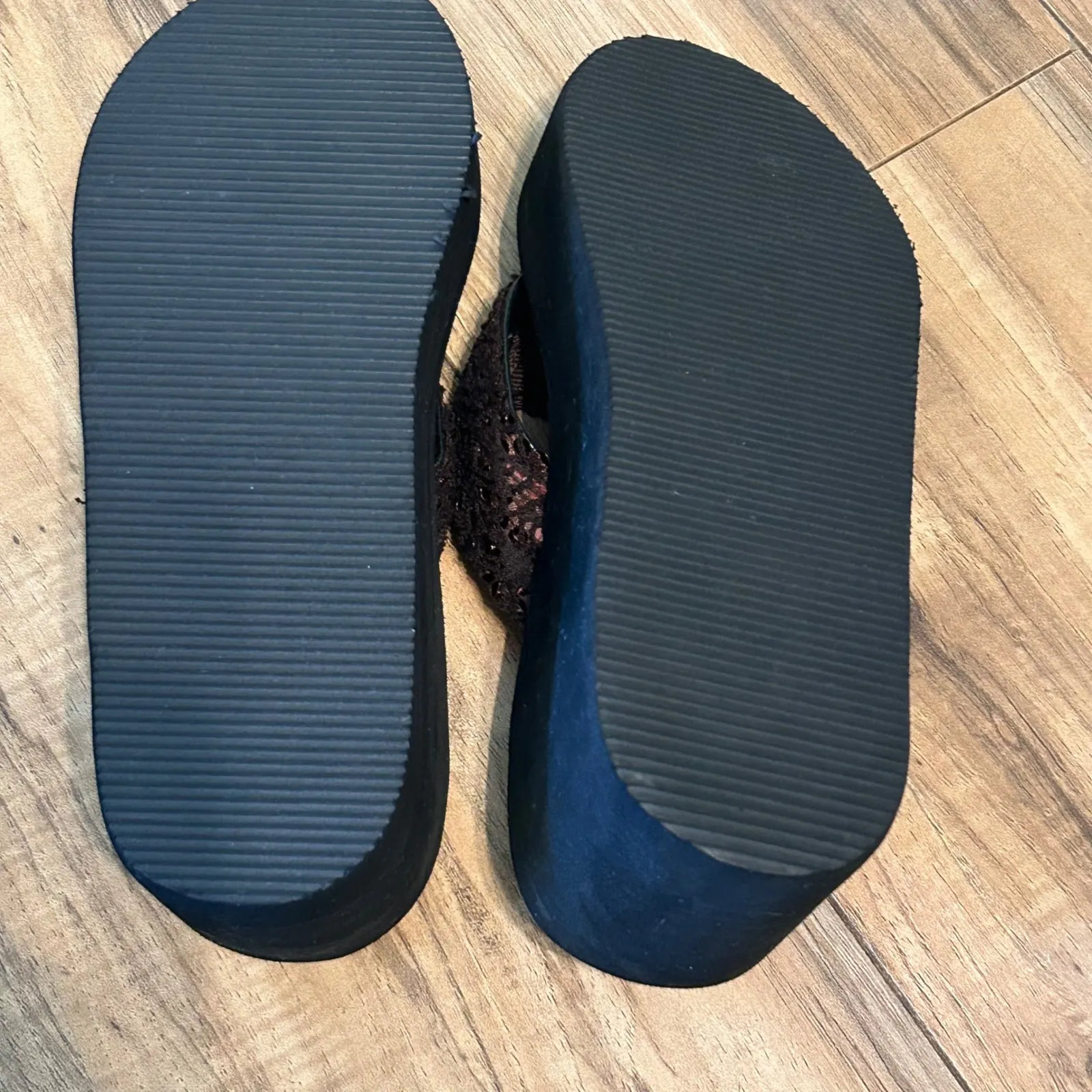 Brown Sequin Platform Flip Flops Women's Size 5 Sparkly Wedge Sandals - Image 6