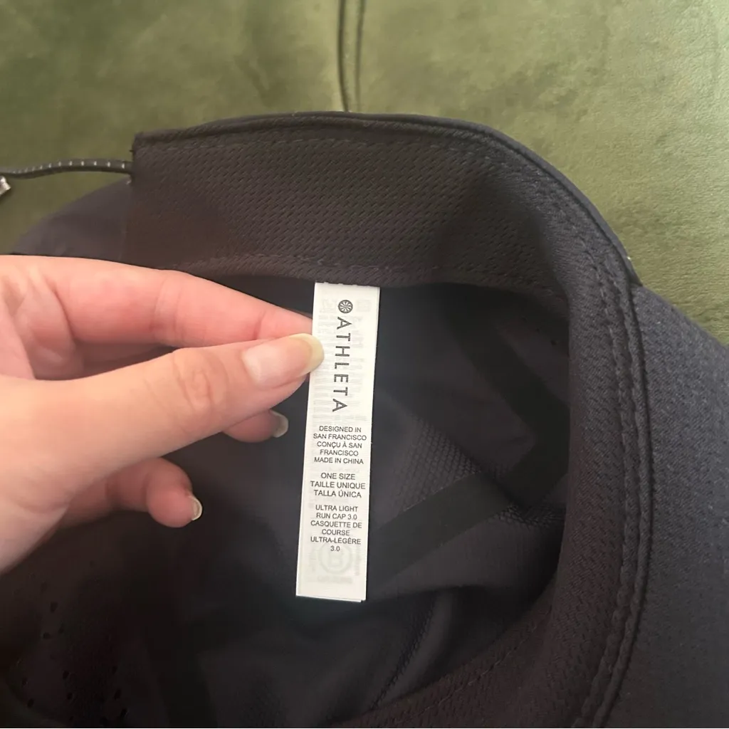 Athleta Pacesetter Run Black Athletic Athleisure Hat - Image 6