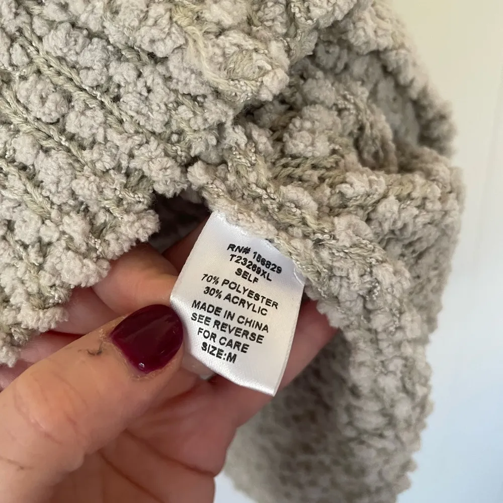 White Birch V-neck Fuzzy Ivory Sweater ~ Bell Sleeves ~ Women’s Sz M - Image 11