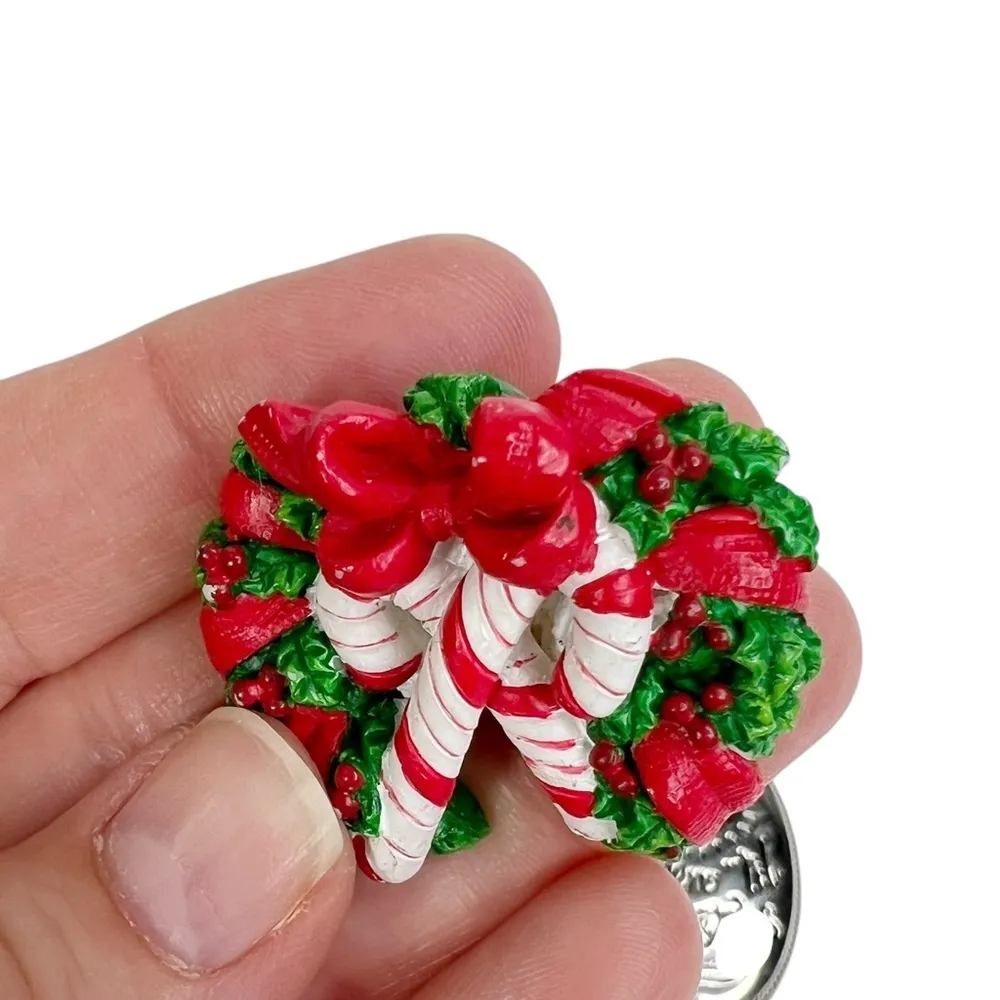 Lot of 5 Christmas Xmas Holiday Themed Brooches, Pin & Pendant Red - Image 3