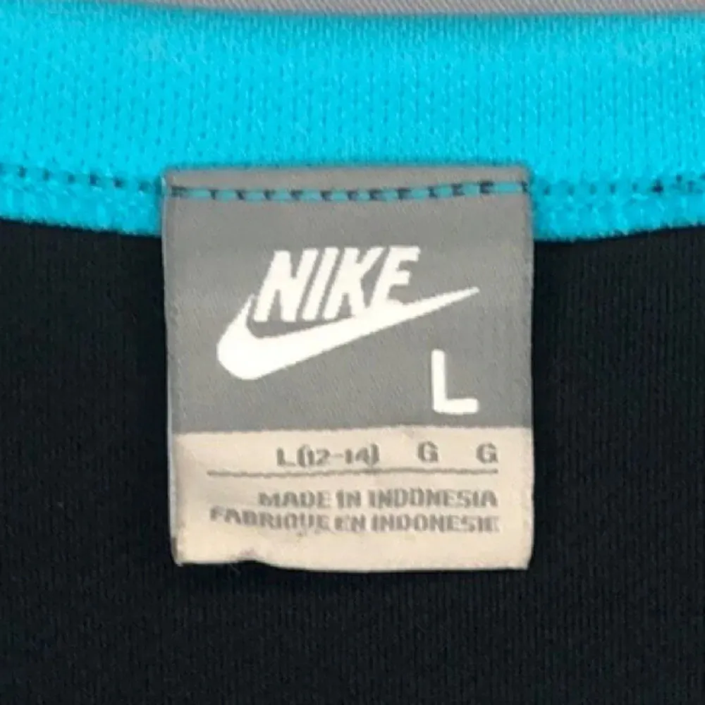 Nike Vintage V-Neck Active Tank Top - Image 5