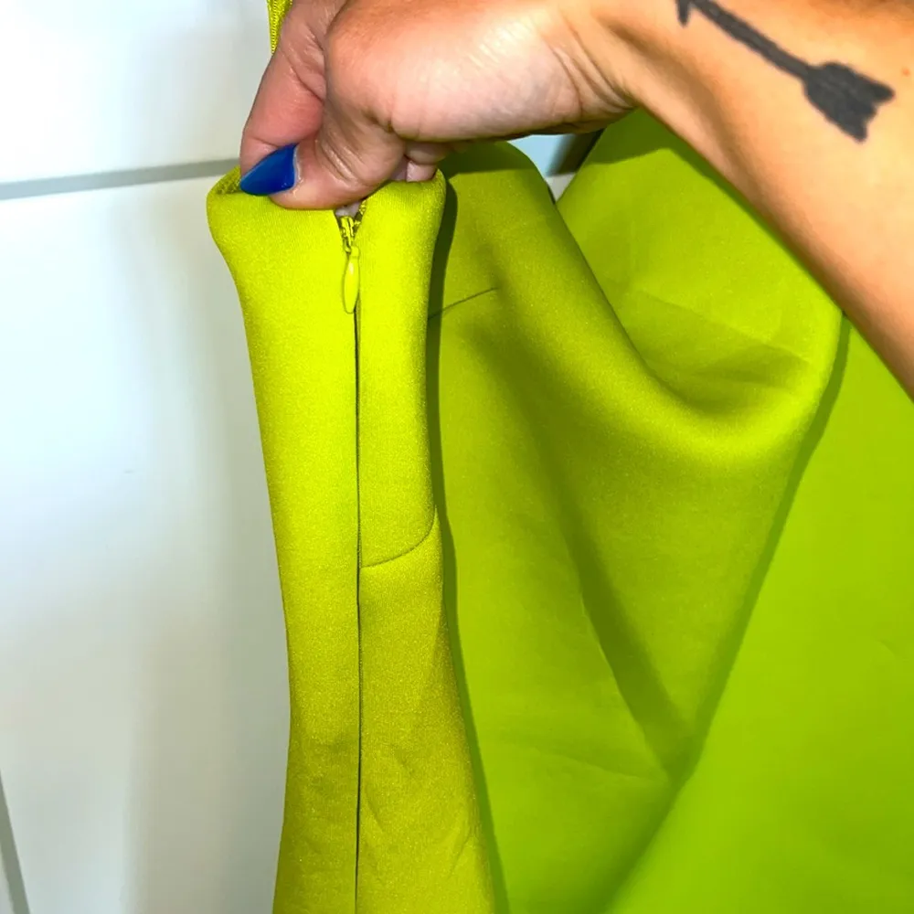 NWT  One Shoulder Scuba Crepe Cocktail Dress - Image 4