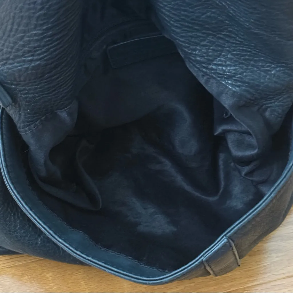 Sabina New York Grunge Style Leather Shoulder Bag Black - Image 5