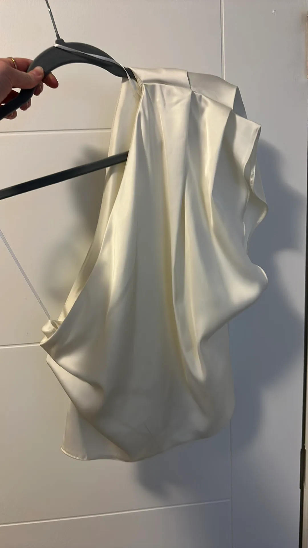 One sleeve white top - Image 2