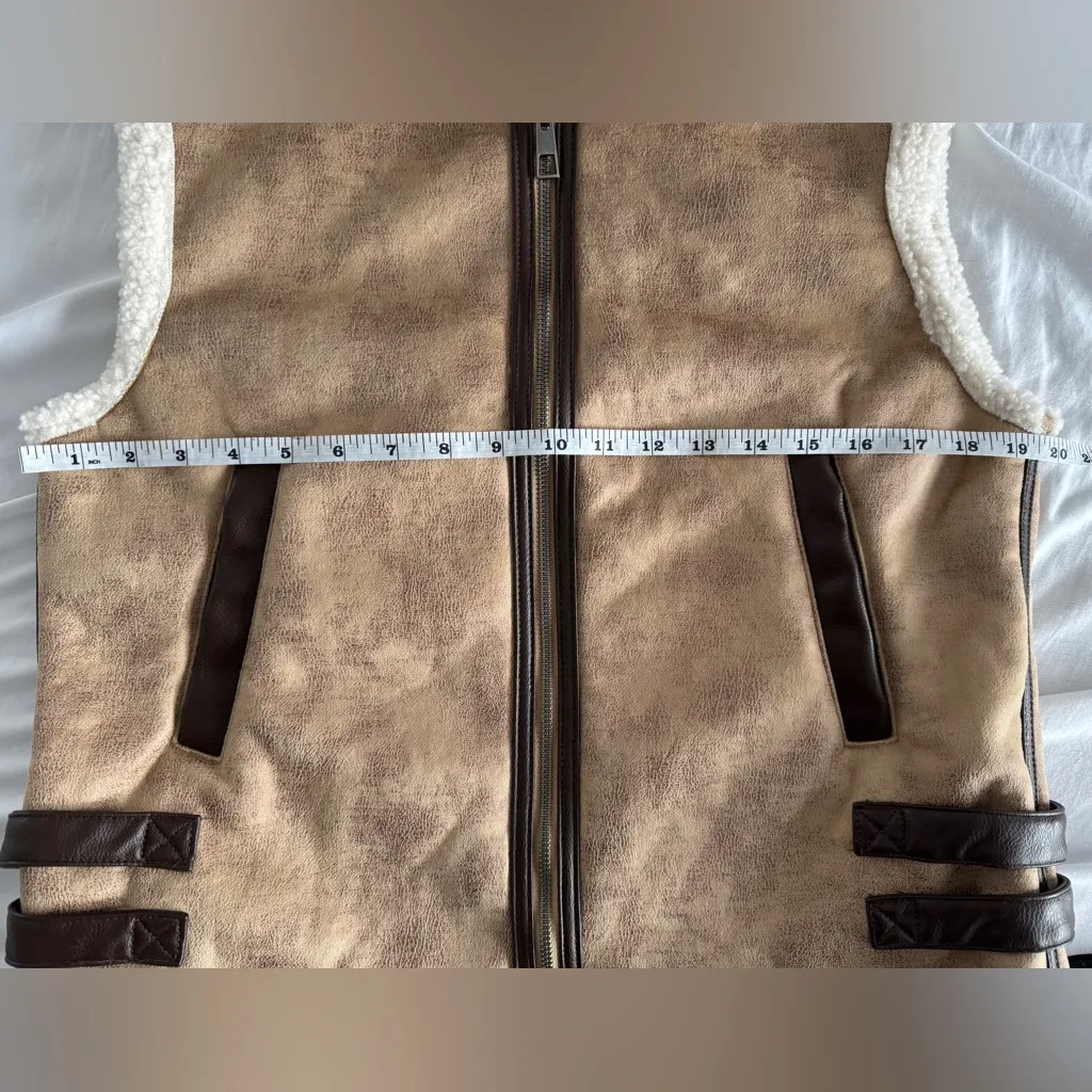 Wild Fable NWT Faux Suede Sherpa Vest Sz XS Zip Up Faux Leather Trim Tan Cream - Image 9