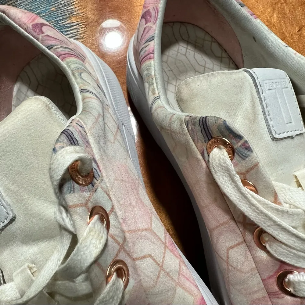 Ted Baker London Ahfira Watercolor Shimmery Pink Sneakers size 10 - Image 9