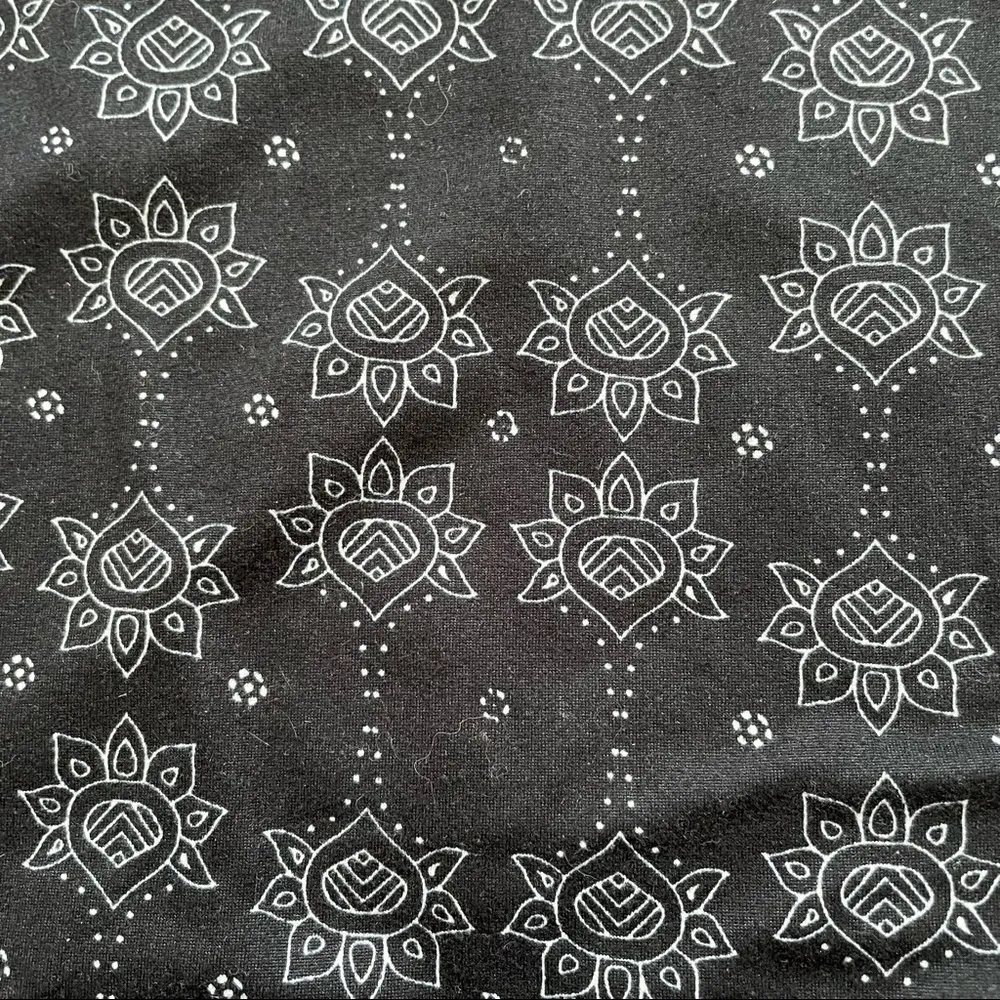 HIPPIE CHIC USA top with ruched sides - Image 8