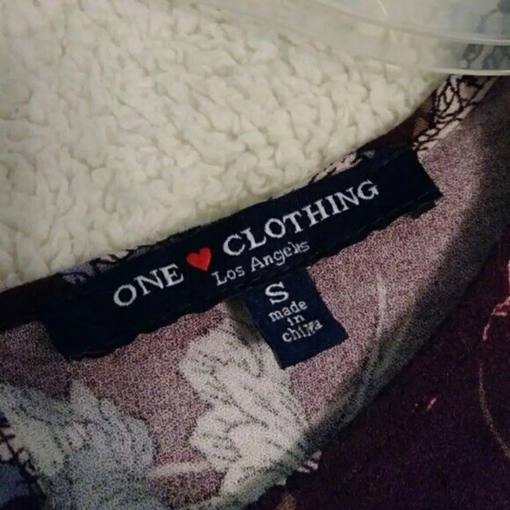 One Clothing Burgundy Floral Ruffle Shoulder Long Sleeve Blouse Top Size S - Image 4