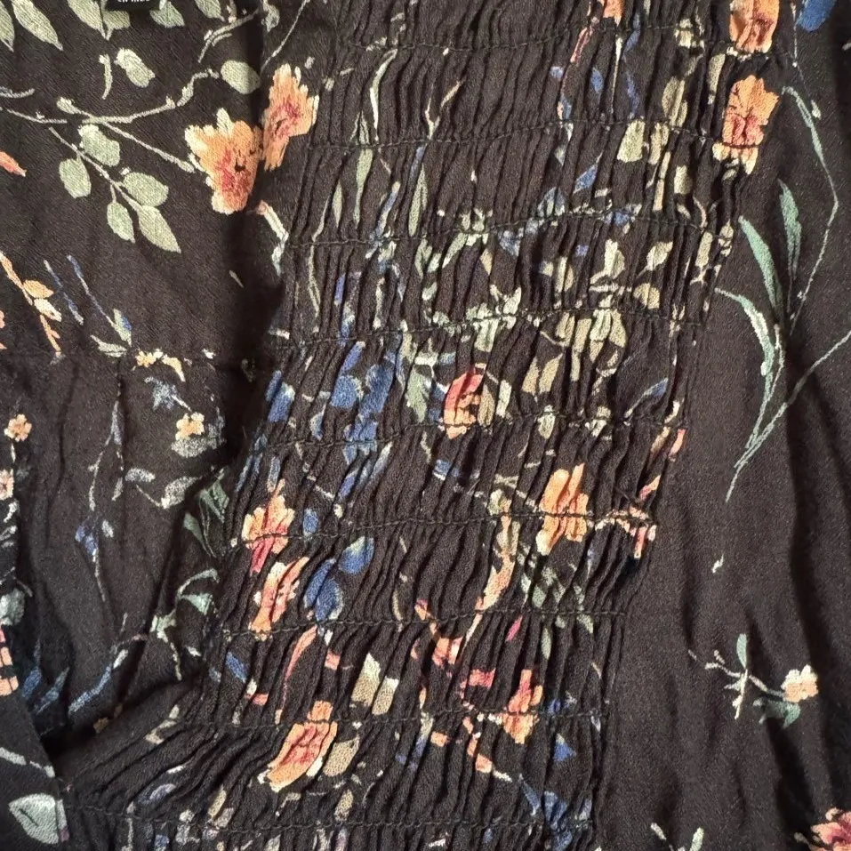 Lucky Brand Womens Black Floral Rutched Long Sleeve VNeck Top sz S Boho Feminine - Image 6