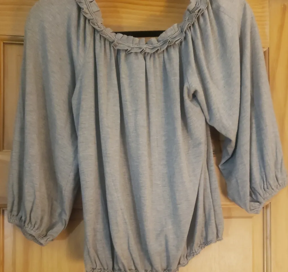 - Max Studio green ruffle off shoulder blouse NWOT - Image 3