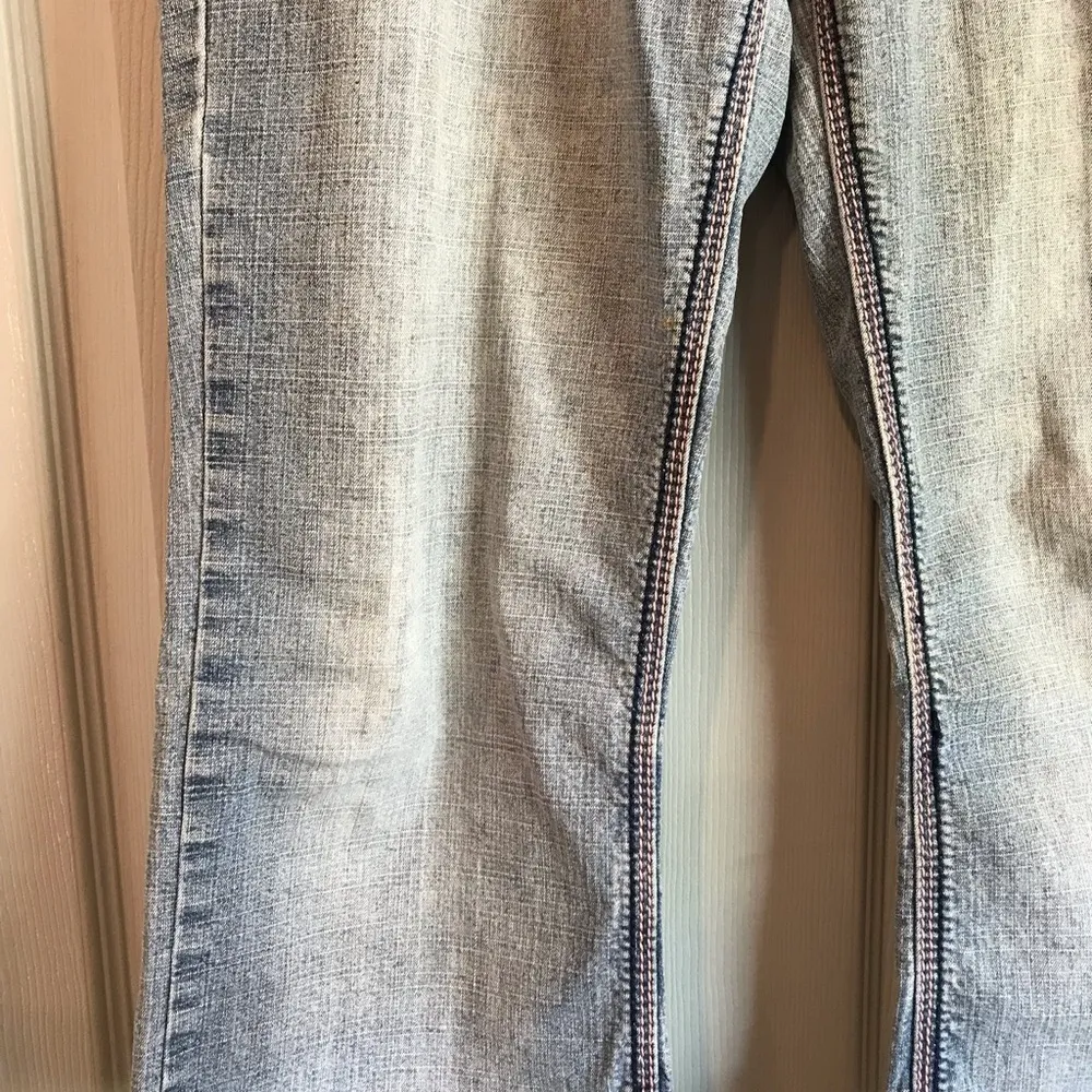 Vanilla Star Junior's 11 Vintage y2k Distressed Lightwash Denim Jeans Capris - Image 2