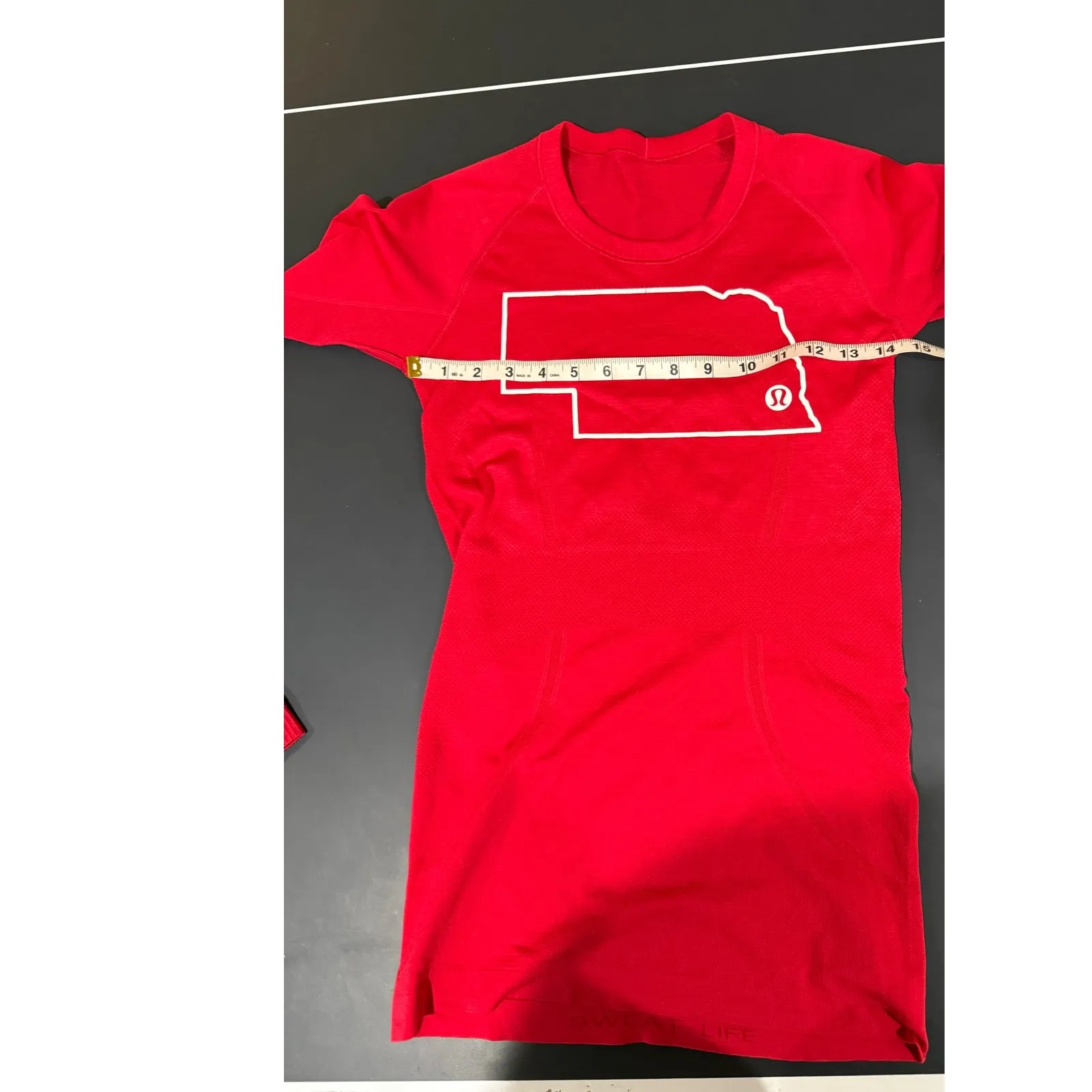 Lululemon Swiftly Tech Long-Sleeve Shirt Hip Length Size 2 Nebraska Husker Red - Image 6