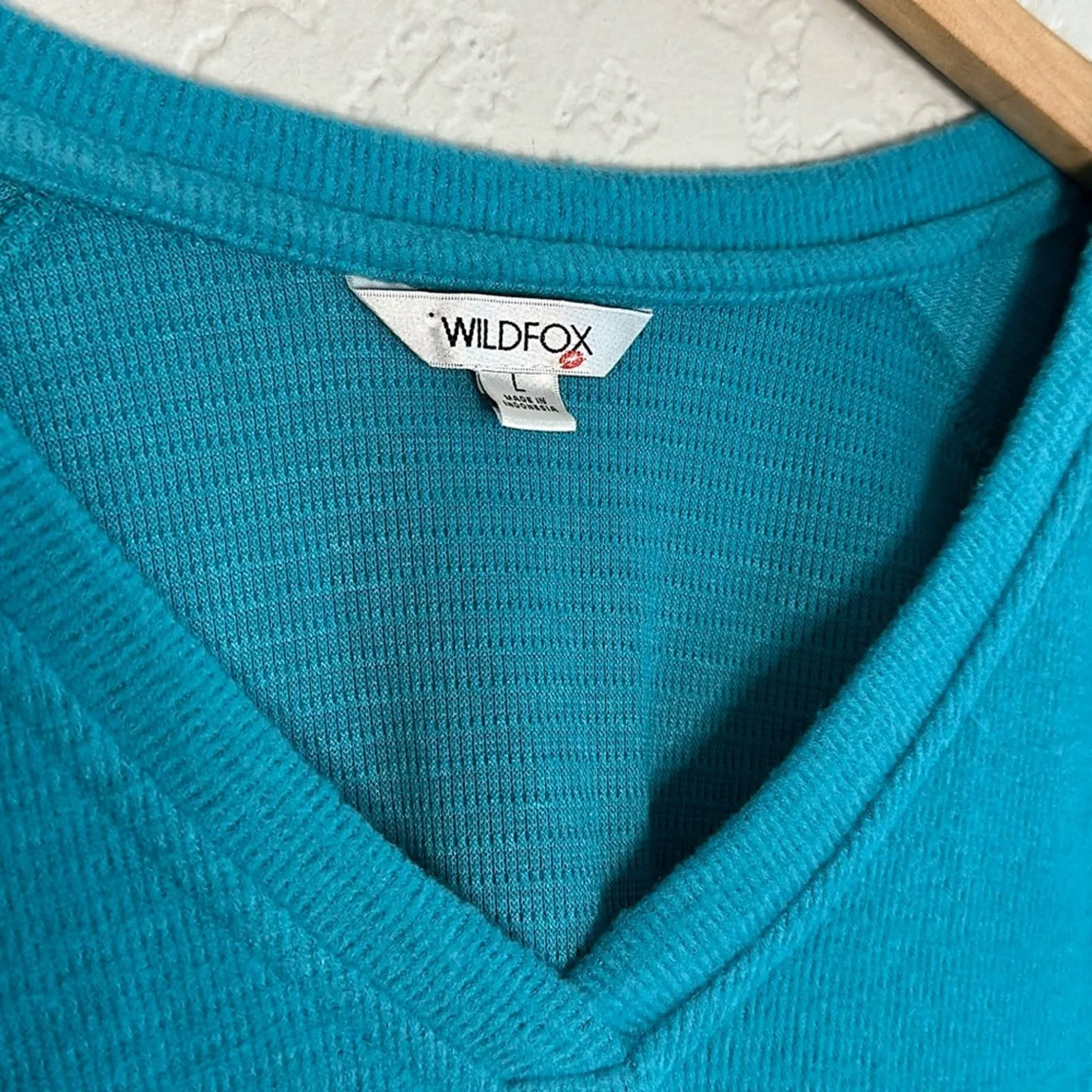 Wildfox Aqua Blue V Neck Pullover Top Large Oversized Cozy Fleece Stretchy Fall - Image 2