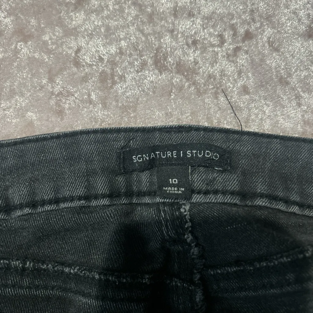 Signature Studio Black Straight Leg Jeans - Image 2