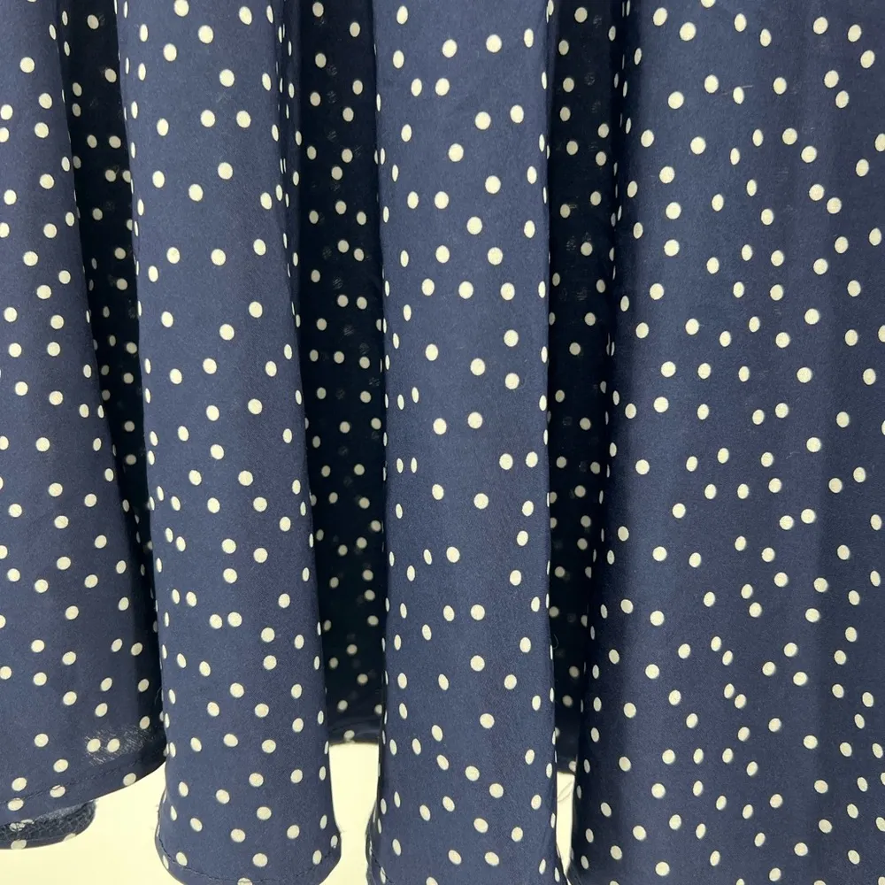 Navy white polka dot skater mini skirt SHEIN M flirty 4th of July coastal - Image 4