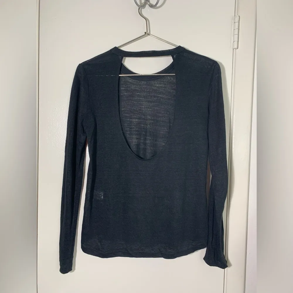 A.L.C. Black, linen, long sleeve, cut out back top, blouse,.XS - Image 2
