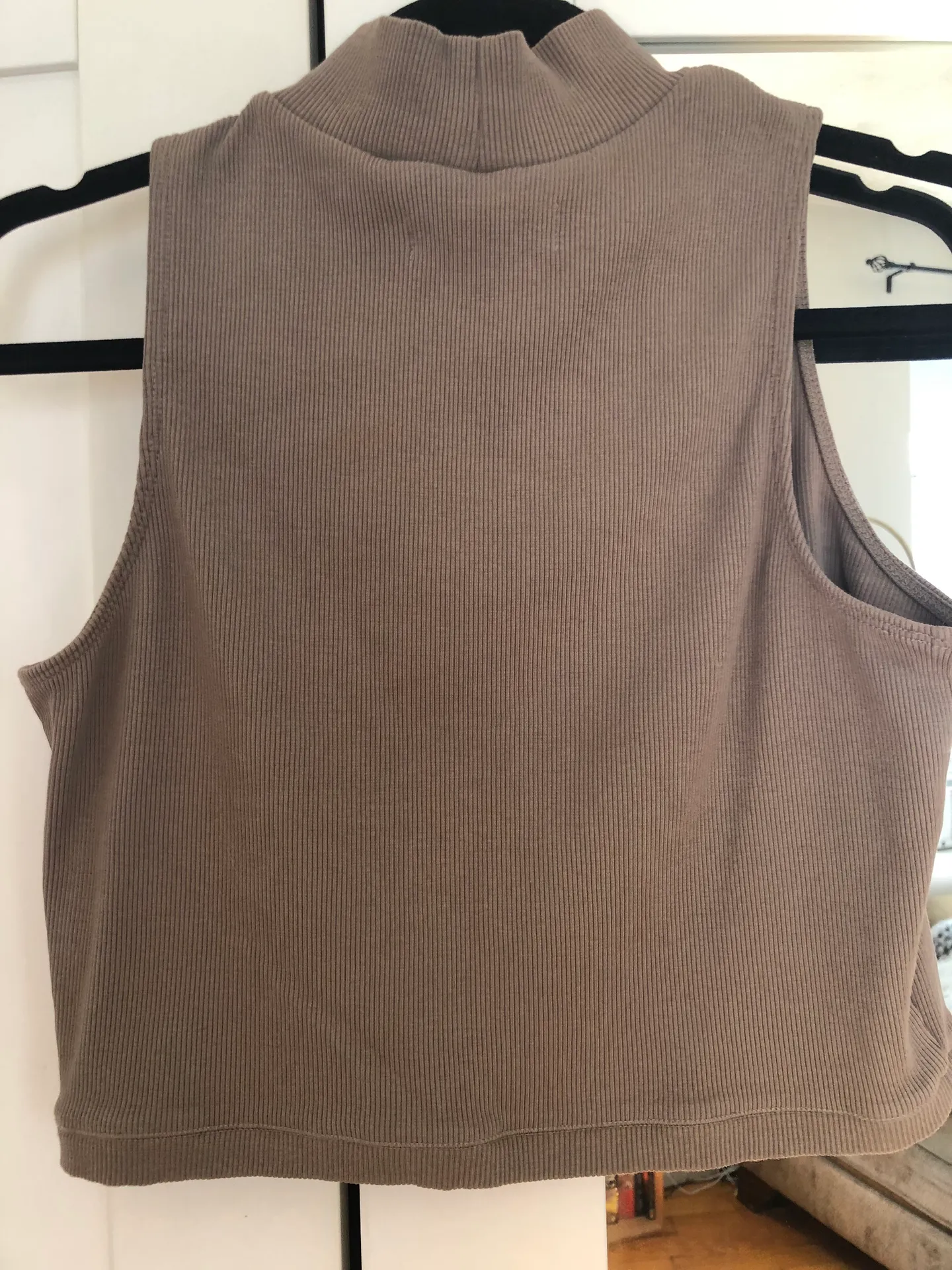 Everlane Crop Top - Image 4