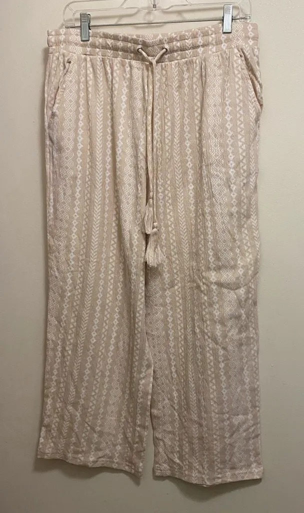 Belle By Susan Graver Womens Pull On Capri Pants M MT Beige White Boho Print - Image 1