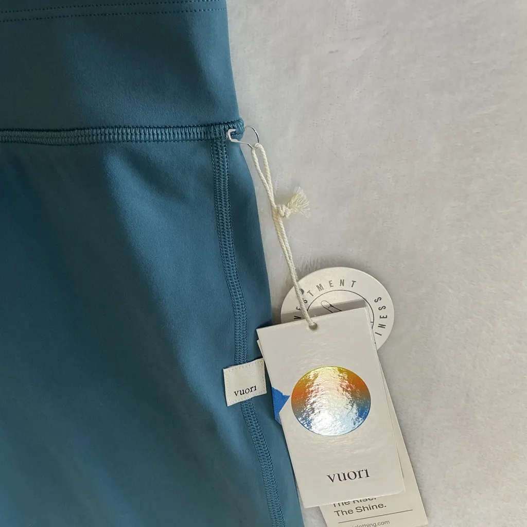 Vuori Women's Ocean Blue Swim Leggings - Image 3