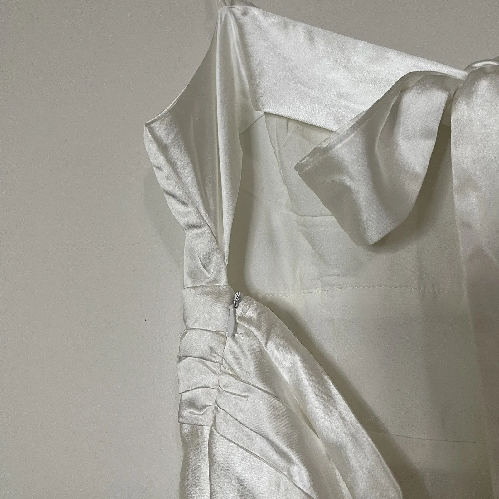 NEW! Selfie Leslie Abby Cami Strap Gathered Bust Front Split Midi Dress White LG - Image 11