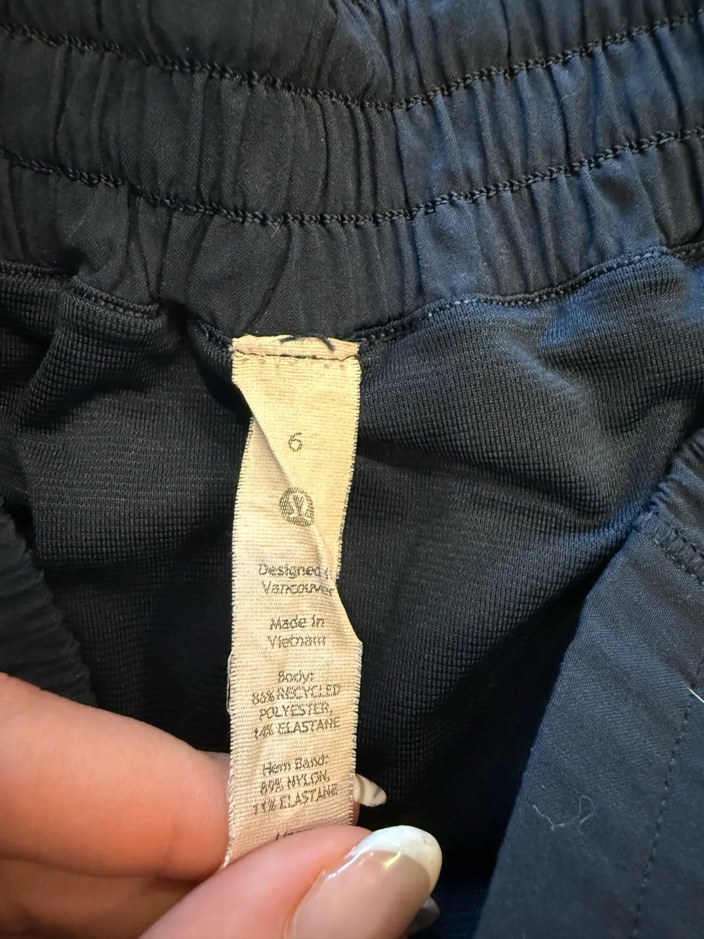 Lululemon Hotty Hot 4" - Image 2