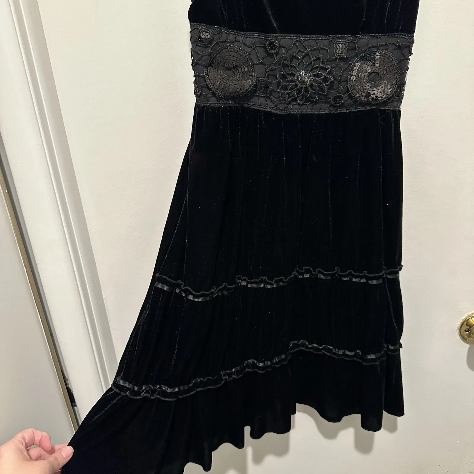 STUNNING BLACK VELVET COCKTAIL/HOLIDAY DRESS‎ W/ AMAZING DETAIL SIZE LARGE - Image 5