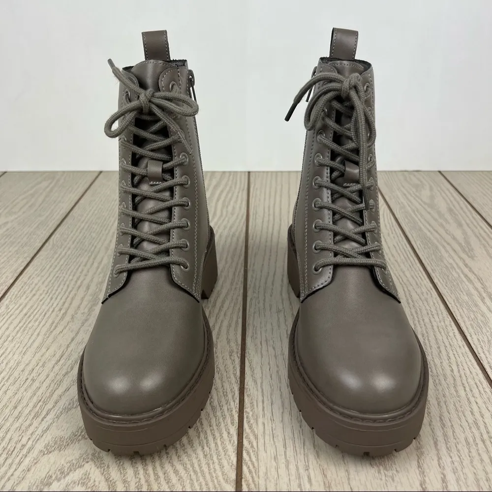 Olivia Miller Crystal Lace Front Combat Boot 6.5 Light Grey Faux Leather $105 - Image 2