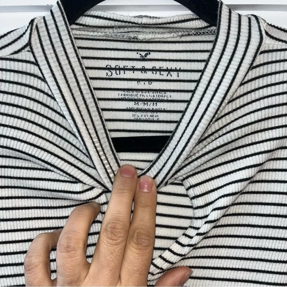 American Eagle Soft & Sexy Striped Mock Neck Long Sleeve Size M - Image 2