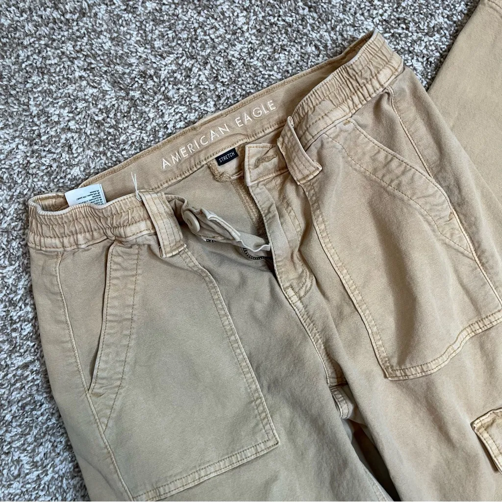 American Eagle Tan Straight Leg Cargo Pants Size 4 - Image 3